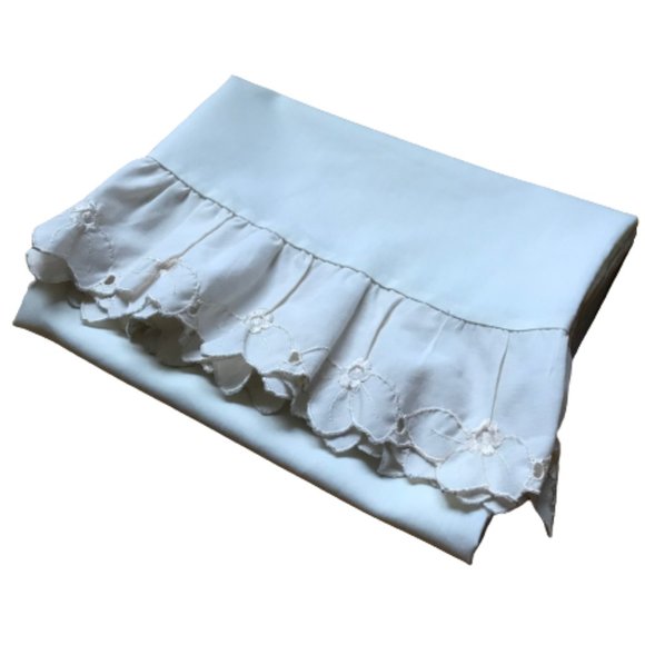 Vintage Beige Floral Embroidery Ruffles Pillowcase - Picture 1 of 7